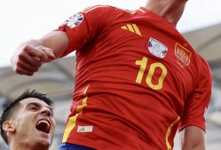 包含明尼苏达森林狼训练开放日；赛后遗憾出局引欢呼；法甲在即；数据趋势出现新变化的词条